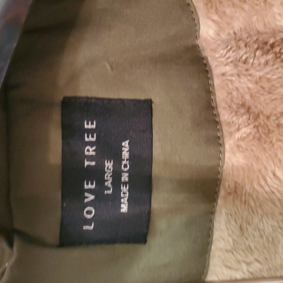 Vest - Picture 5 of 6